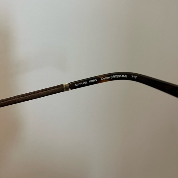 New Michael Kors Aviator Sunglasses - Picture 4 of 5